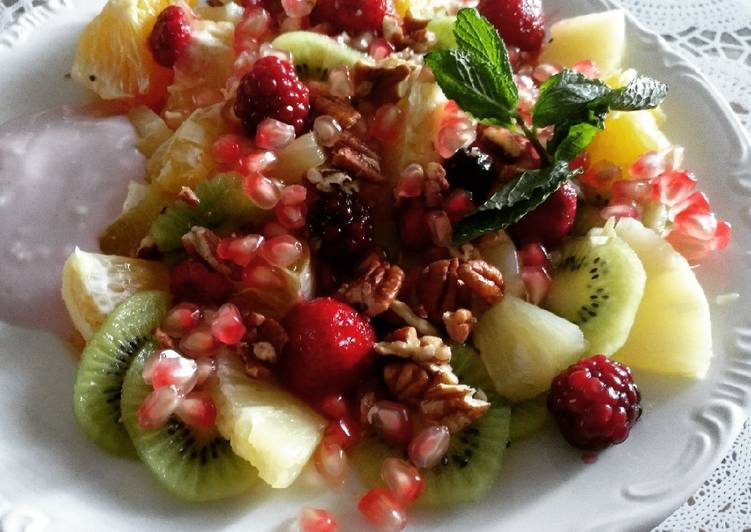 MACEDONIA DE CÍTRICOS CON FRUTOS ROJOS