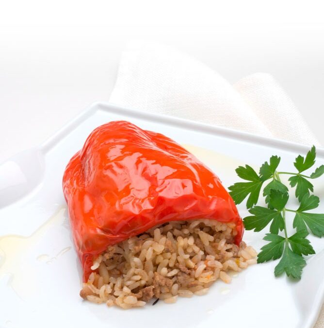 PIMIENTOS MORRONES RELLENOS DE ARROZ Y CARNE