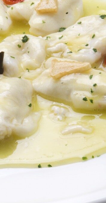 COCOCHAS DE BACALAO AL PILPIL CON MORRONES
