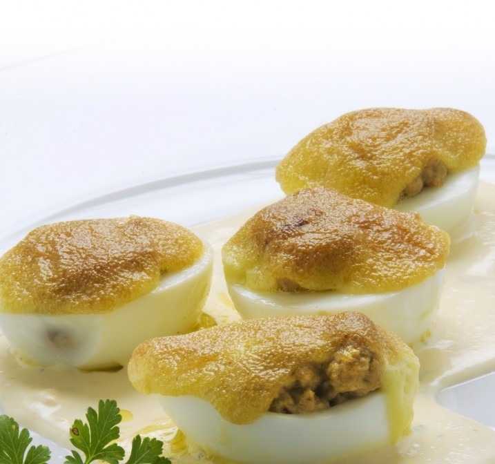 HUEVOS RELLENOS DE CHAMPIÑONES