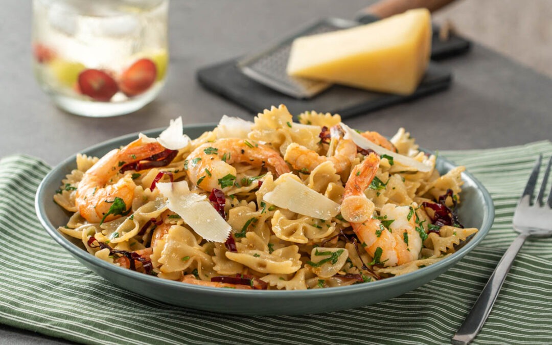 PASTA FARFALLE CON CAMARONES AL AJILLO